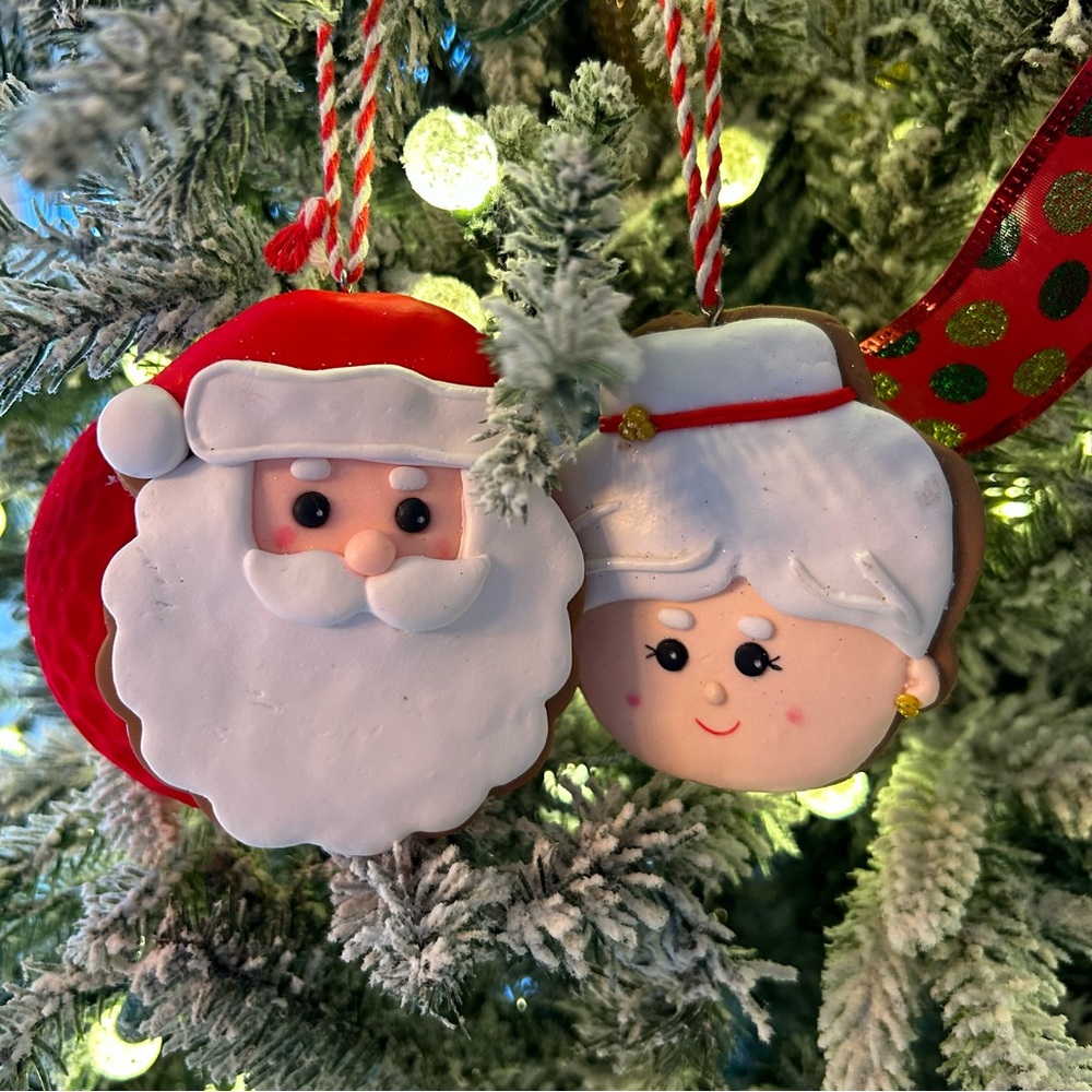 Gingerbread Ornaments/Baubles , Santa Claus, Mrs. Claus Set of 2